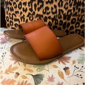 UNIVERSAL THREAD!!BROWN/TAN SANDALS(WORN ONCE!!!!)
